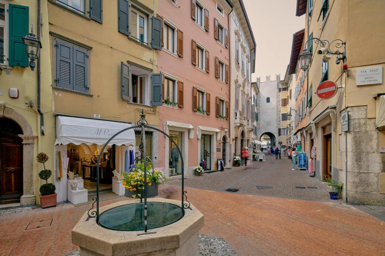 Ferienwohnung Casa Al Pozzo Riva del Garda Exterior foto