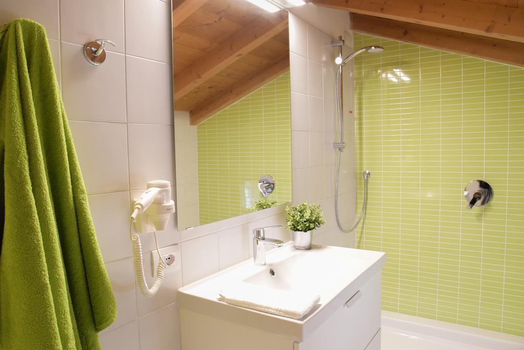 Ferienwohnung Casa Al Pozzo Riva del Garda Exterior foto